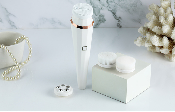 Facial Cleansing Brush - Portable Deep Cleaning Massager